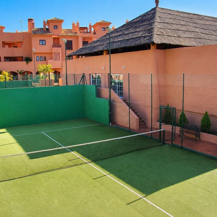 Alquiler Apartamento en New Golden Mile, Estepona - Photo 1