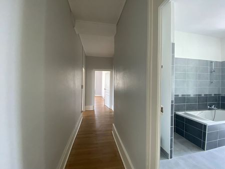 Location Appartement 4 pièces 109m² - Photo 3