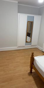 Room in a Shared House, Gartmore Road, IG3 - Photo 3