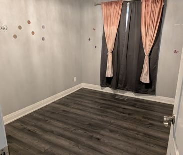 For Lease - 3 Panorama Crescent Unit# Upper, Brampton, Ontario - Photo 2