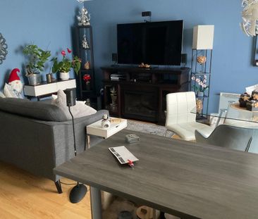 MÉTRO LAVAL 31/2 HAUT DE TRIPLEX ENTRÉE PRIVÉE LIBRE LE 1er AVRIL - Photo 3