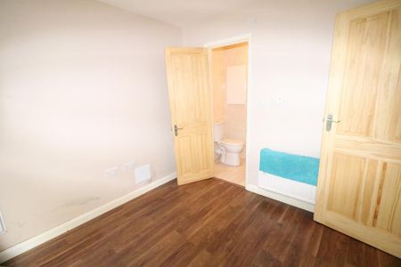 1 bedroom ground floor flat to rent - Photo 3