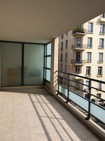 Appartement 4 pièces 93m2 MARSEILLE 8EME 1 850 euros - Photo 4