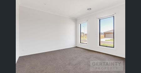 Modern 4-Bedroom Home in Tarneit – Comfort and Convenience! - Photo 4