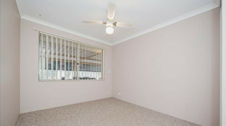 SPACIOUS FAMILY LIVING WITH MULTIPLE LIVING AREAS - Photo 5