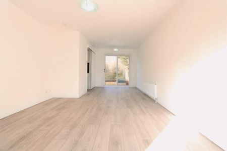 3Bedrooms, 1Bathrooms - Photo 4