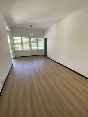 Location Appartement 4 pièces 85m² ST DENIS 97400 - Photo 1