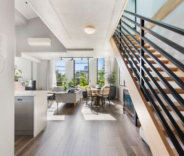 Split Level Contemporary Warehouse Conversion - Photo 1