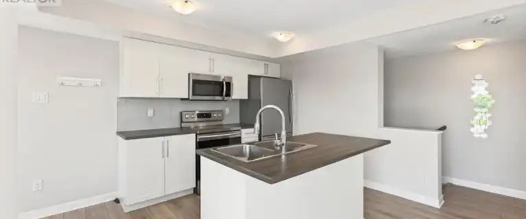 1201 CHAPMAN MILLS DRIVE | 1201 CHAPMAN MILLS DRIVE, Ottawa - Photo 1