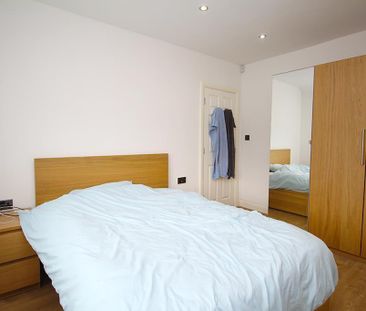 1 bedroom in a house share to rent - Photo 2