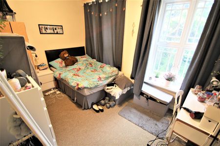 3 bedroom apartment to rent - Photo 3