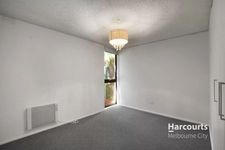 Oversized Two Bedroom! - Photo 4