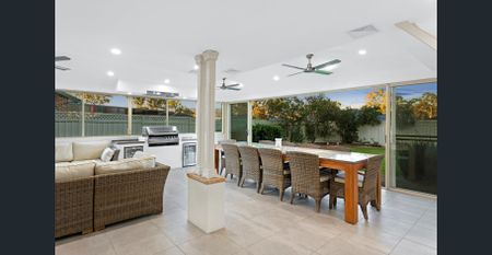 Unmatched Luxury and Entertainment Oasis Your Perfect Dream Home Awaits! - Photo 5