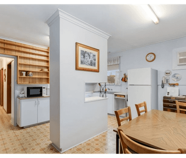 Spacious Family Home - Photo 3