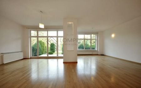 Dom bliźniak na działce 750 m2 - Zdjęcie 2