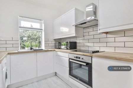 1 bedroom in a house share to rent - Photo 5