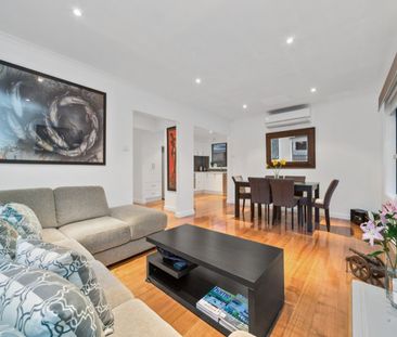 THREE BEDROOM FAMILY HOME - Photo 3