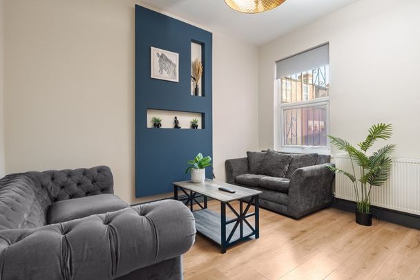 4 Bed Terraced House, Edinburgh Road, L7 - Photo 1