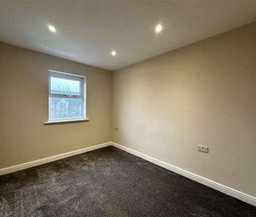 Sydney Court, New Belvedere Close, Stretford, M32 - Photo 6