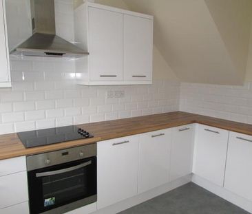3 bedroom terraced house to rent - Photo 6