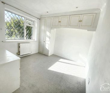 3 bedroom detached bungalow to rent - Photo 4