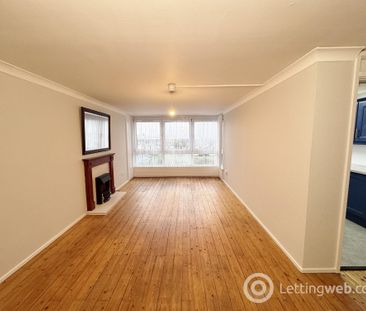 3 Bedroom Flat to Rent - Photo 2