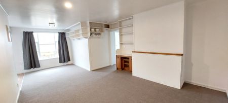 Fully renovated home, includes water and lawns - Photo 2