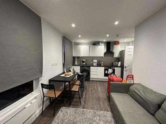 House share to rent - Photo 1