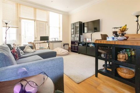 3 bedroom apartment to rent - Photo 2