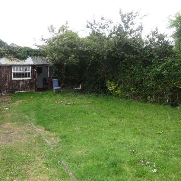 Bedroom Detached House In Winton, BH9 - Photo 1