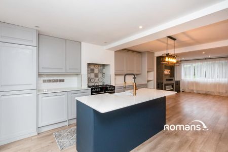 3 bedroom semi-detached house to rent - Photo 5