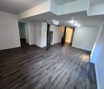 For Lease - 1352 Goldhawk Trail, Oakville, Ontario - Photo 1