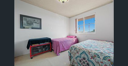 TOP-FLOOR WITH SPECTACULAR HARBOUR & CITY VIEWS - Photo 2