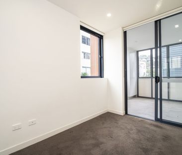 Modern Apartment with Winter Garden - Photo 2