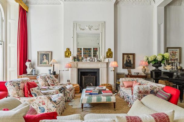 4 bedroom flat to rent - Photo 1