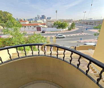 Stunning 5 BHK Villa | Maid room | Bigger Layout - Photo 2