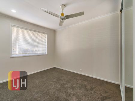 Air Conditioned 3 Bedroom Home In McDowall State School Catchment. Huge Patio And Solar - Photo 5