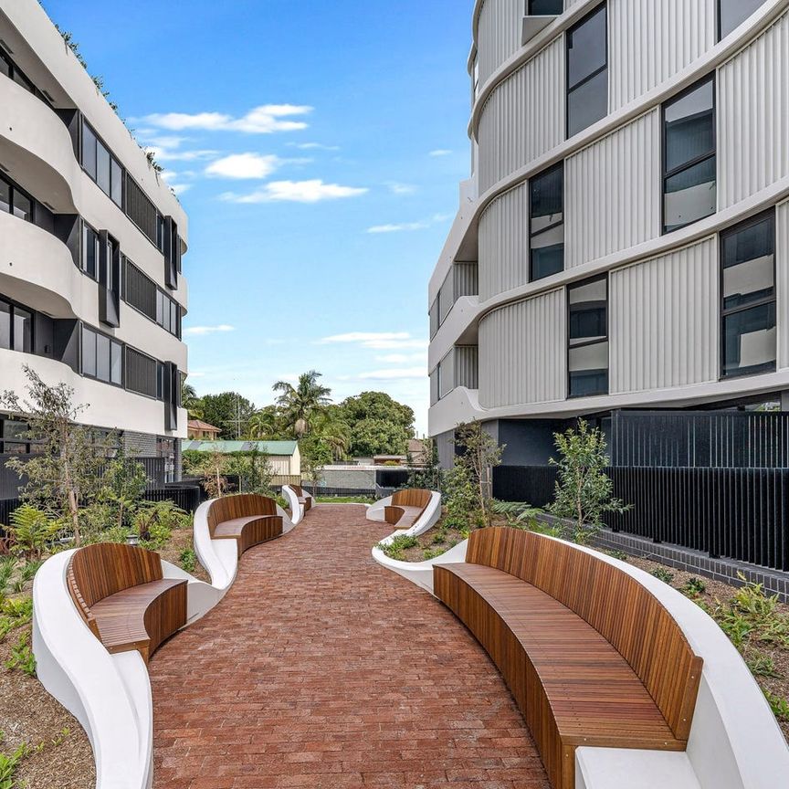 ESSENTIAL WORKER AFFORDABLE HOUSING - 20% UNDER MARKET RENT - Photo 1