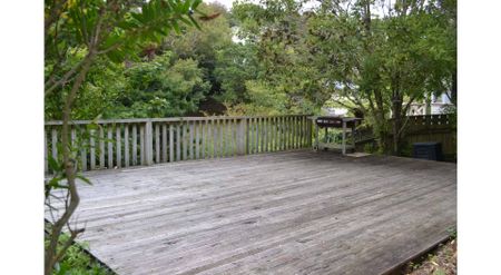 Kelburn two-bedroom flat - Photo 4