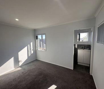 Cozy home in Manurewa - Photo 1