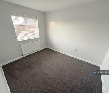 3 bedroom semi-detached house to rent - Photo 2