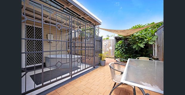 1/74 Wellington Street, Mundingburra QLD 4812 - House For Rent | Domain - Photo 1