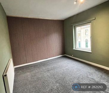 2 bedroom end of terrace house to rent - Photo 4