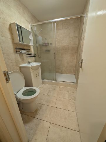 1 Bed Flat, East India Dock Road, E14 - Photo 5