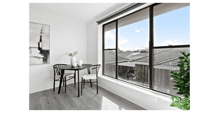 Spacious 2-Bedroom Apartment in the Heart of Mordialloc - Photo 2