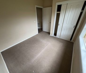 Classic 3Br Family Home in Point Cook! - Photo 2