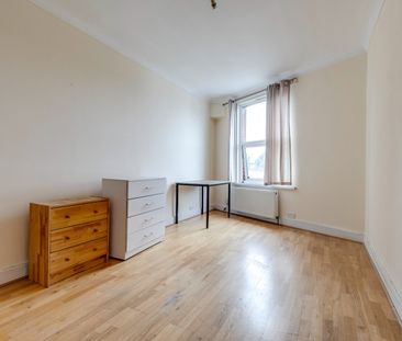 Room in a Shared Flat, Durnsford Road, SW19 - Photo 2