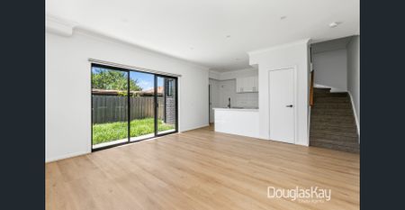 Neat and Modern Townhouse - Photo 2