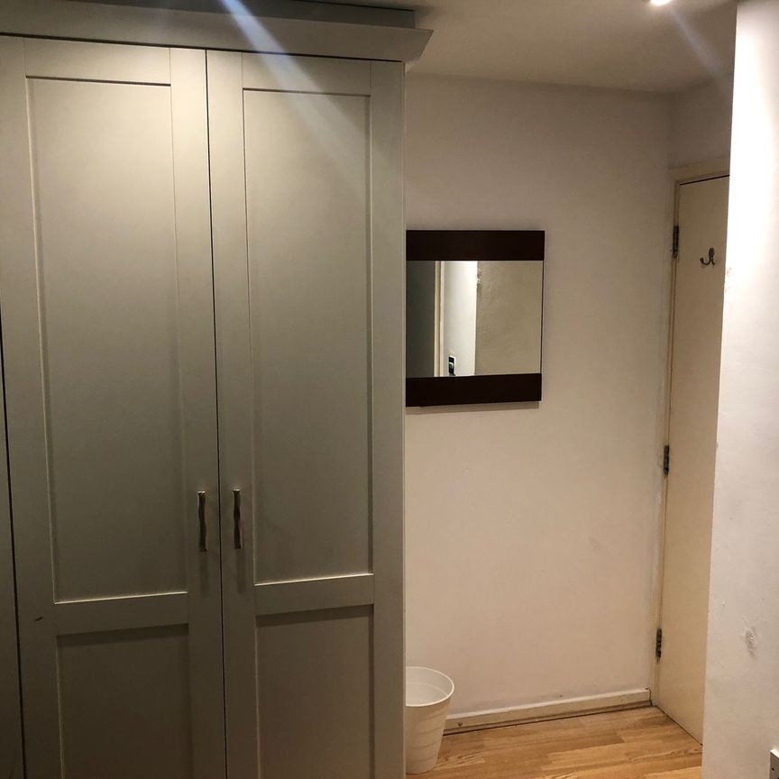 RM2 Follett Street | Poplar | London | E14 6LQ - Photo 1