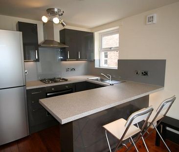 3 bedroom flat to rent - Photo 6